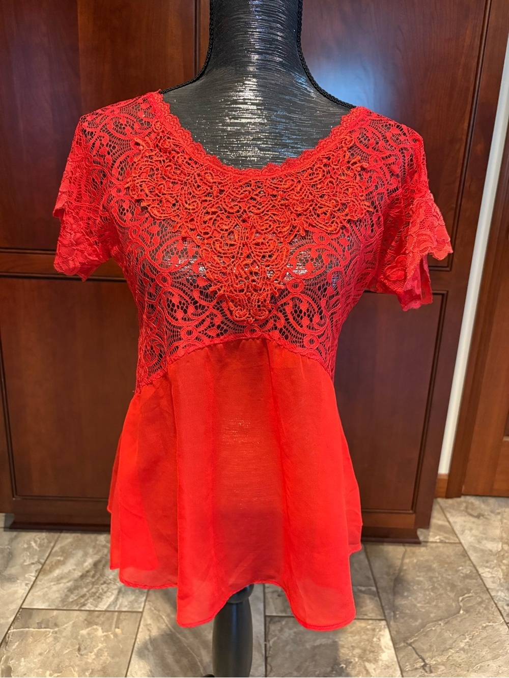 Buckle Red Lace Overlay Short Sleeve Blouse